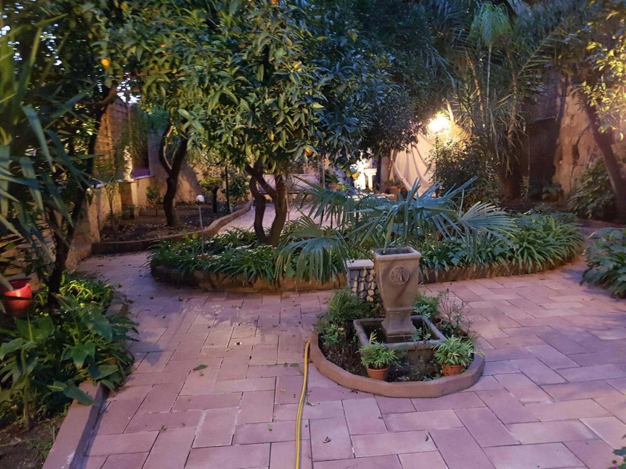 Bed and Breakfast Il Giardino Di Daphne Nápoles Exterior foto